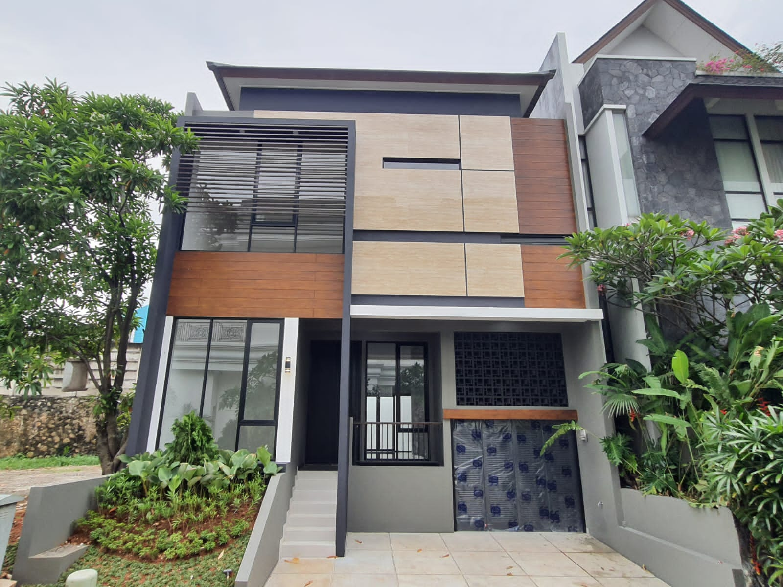 Rumah Discovery Serenity Bintaro Jaya Demikon